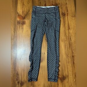 Lululemon In Movement 7/8 Tights Size 6